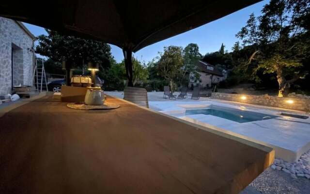 Villa With Pool in Pelekas Near the Beach