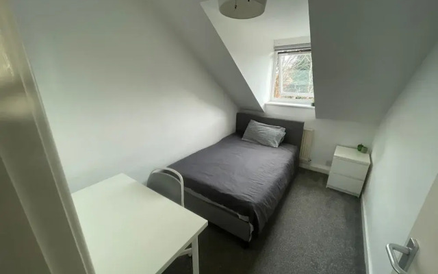 Stylish Two Bedroom Apartment in Leeds