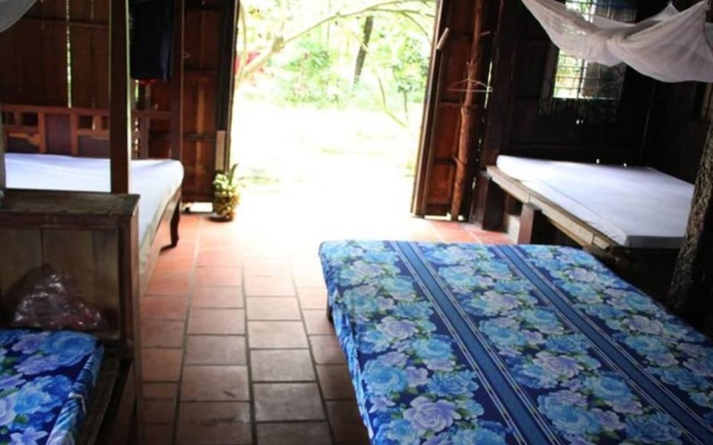 Peaceful Homestay in the Middle of Fruit Garden - Room With Four Double Beds – Guest Rooms – Ben Tre