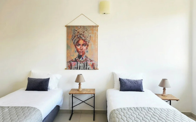 Phaedrus Living Ledras Residences 205
