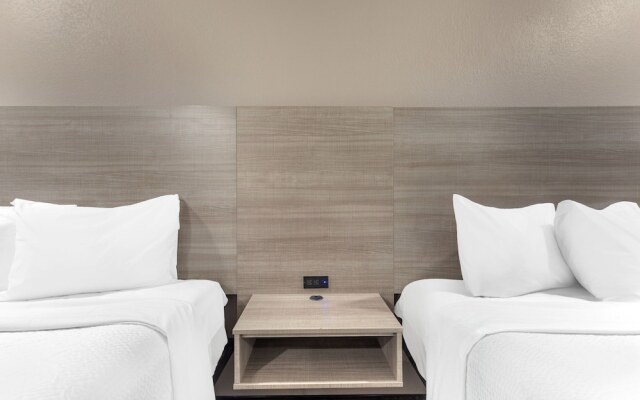 Red Roof Inn Suffolk