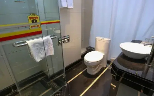 Super 8 Hotel (Guangzhou Panyu Shiqiao, Yifa Pedestrian Street)