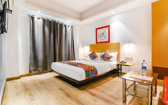 OYO Townhouse 152 Sarat Colony