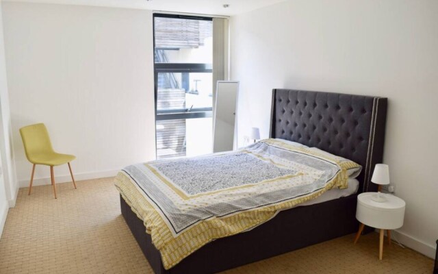 Stylish 1 Bedroom Flat In Amazing Location