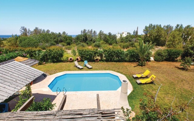 Beautiful Home in Pomos With Wifi and 2 Bedrooms