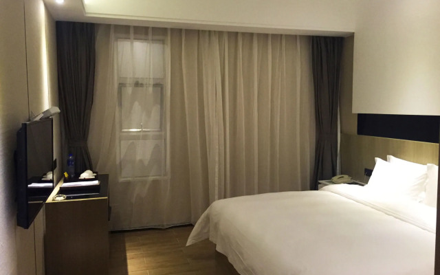 Paco Hotel Tiyuxilu Metro Guangzhou-Free Shuttle Bus during Canton Fair