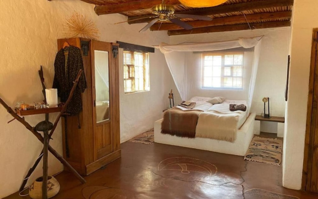 Eningu Kalahari Lodge cc