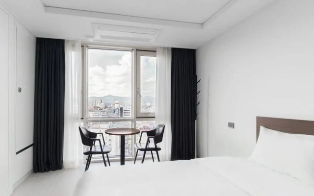 The Venezia Suite Hotel