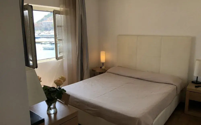 Bi Hotel