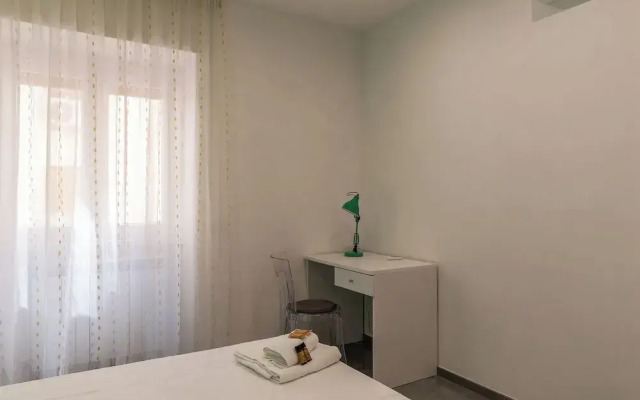 JOIVY Delightful 3-bed Flat with Balcony