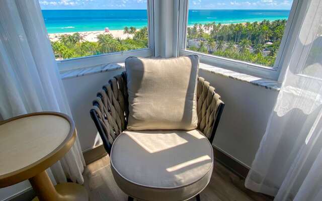 Marseilles Beachfront Hotel