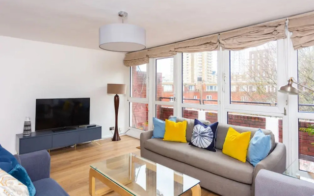 Spacious Central 3 Bedroom Apartment in Old Street