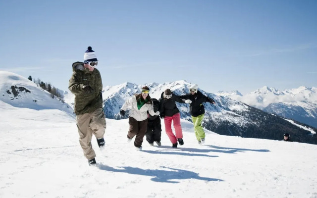 Charming Apartment With Valley View