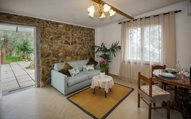 YourHome - Aury House