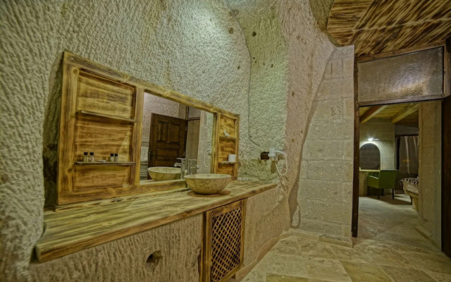 Zeus Cave Suites