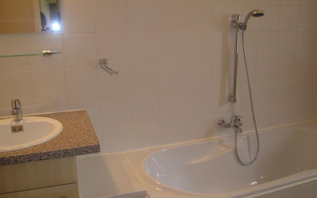 Comfy Holiday Home With Garden, Garden Furniture, Heating