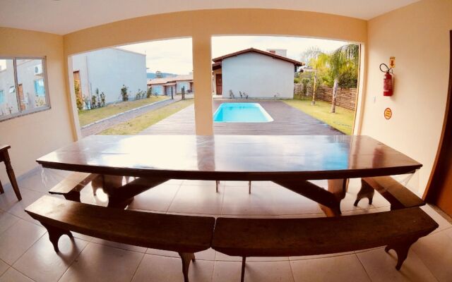 Praia do Rosa Hostel