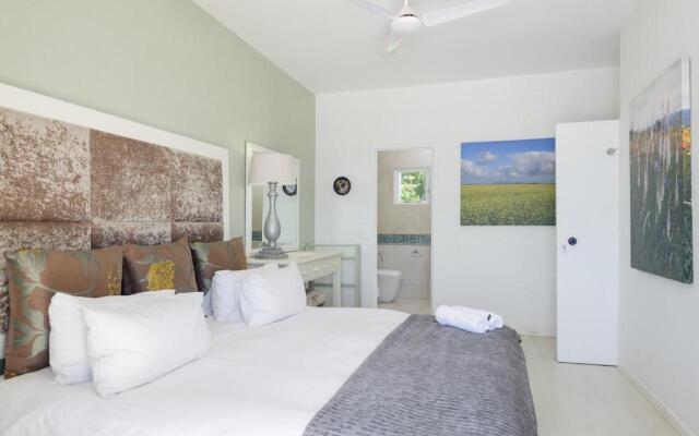 Santorini Akrotiri 28 (Family Only)