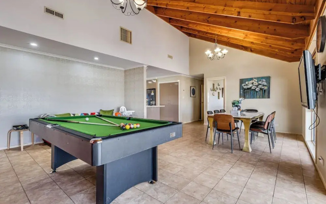 StayAU 4BR Lakeside Retreat in Seabrook