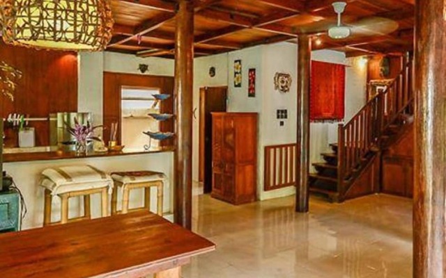 3 Bedroom Authentic Villa In Canggu