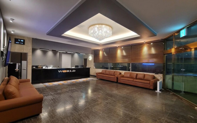 World Tourist Hotel