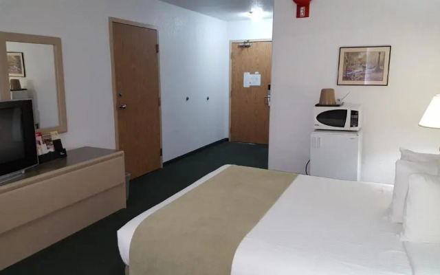 Super 8 Pincher Creek AB