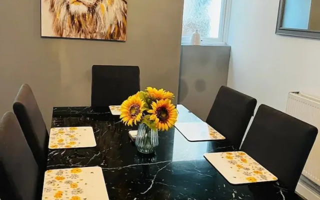 Stay in Comfort , Completely Renovated