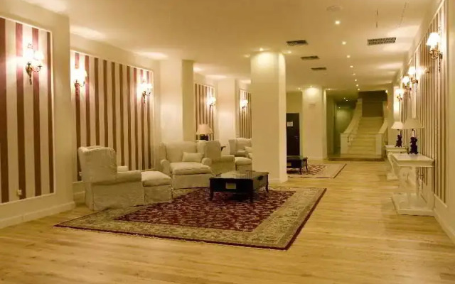 Comer Ionian Palace