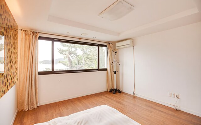 Tongyeong Mari Joa Pension