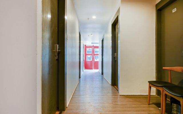 OYO Townhouse 412 Aditya International