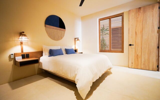 Casa Borka LUXURY FULLY FURNISHED BEACH CONDOS WITH POOL