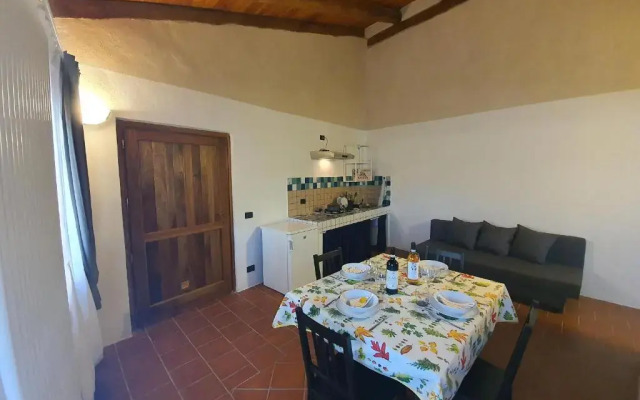 Agriturismo 6 appartamenti 25 posti letto