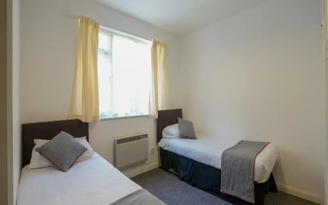 OYO Shanklin Beach Hotel