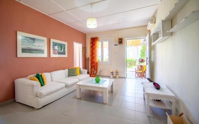 Dora's Tsilivi Beach House A