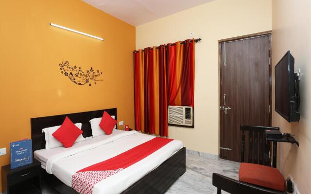 Capital O 30956 Moon Light