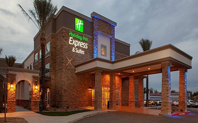 Holiday Inn Express & Suites Phoenix East - Gilbert by IHG