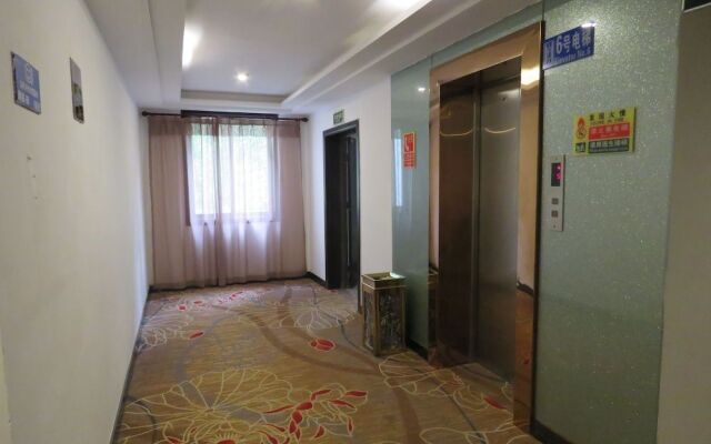 China Town Riverside Garden View Hotel