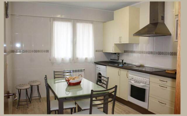 Apartment With 3 Bedrooms in Oviedo, With Wifi - 28 km From the Beach