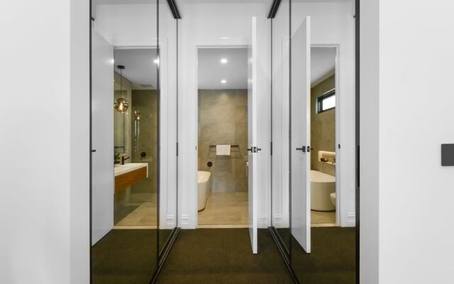 Boutique Stays - County Down, Port Melbourne