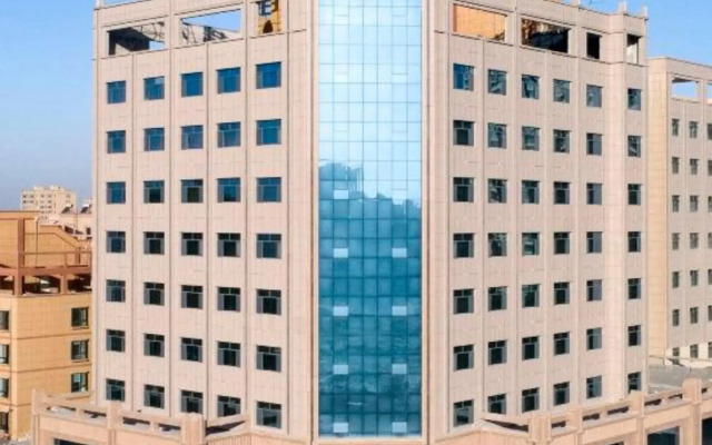 Homeinn Plus Hotel (Zhangye West Railway Station)