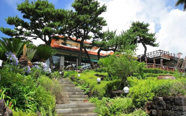 Haenuri Jungmun Guesthouse