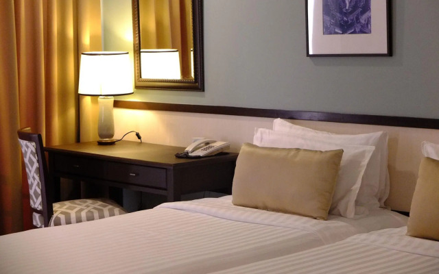 Evergreen Place Siam by UHG