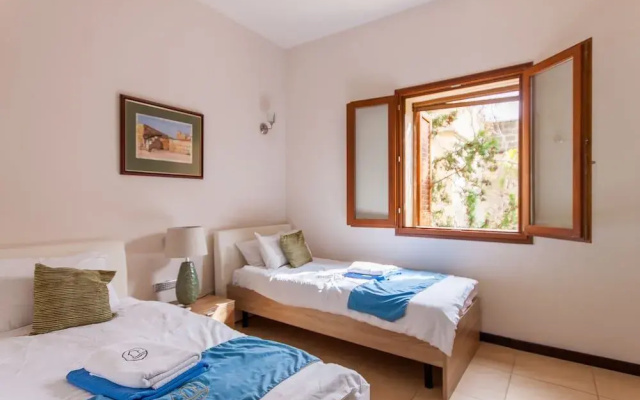 Harbour Views Gozitan Villa + Shared Pool