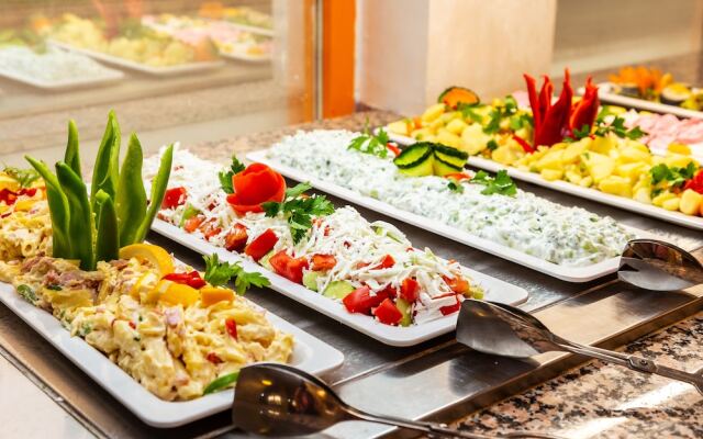 Complex Sunrise by HMG - All Inclusive