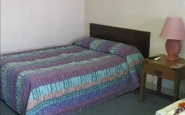 Sandpiper Motel