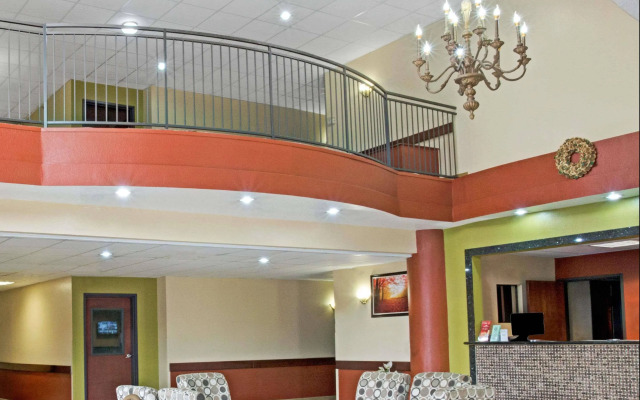 Red Lion Inn & Suites IAH Airport East