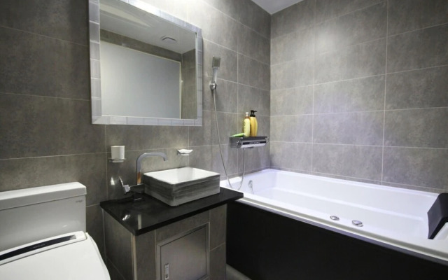 Jeonju Sinsigaji Hotel Moa