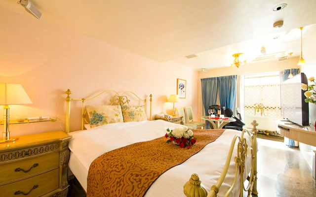 V Hotel - Adults Only