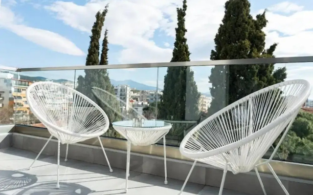 Velvet Luxury Studios in the City Center by BiNobi!