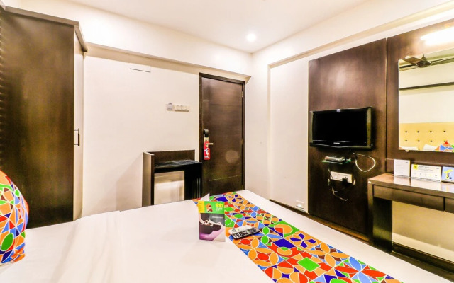 OYO 13105 Hotel Blue Diamond